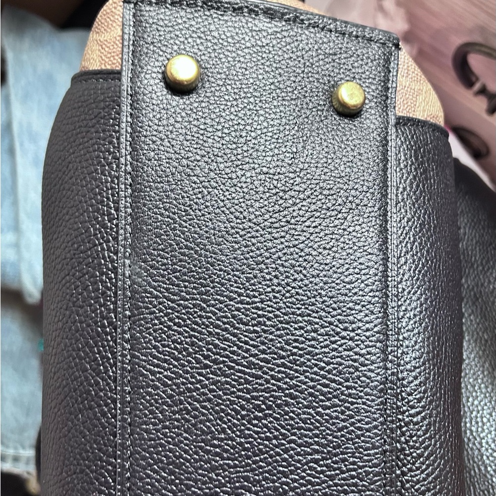 Coach Black Pebbled Leather Shoulder Bag with Taupe Signature Sides - Picture 8 of 9